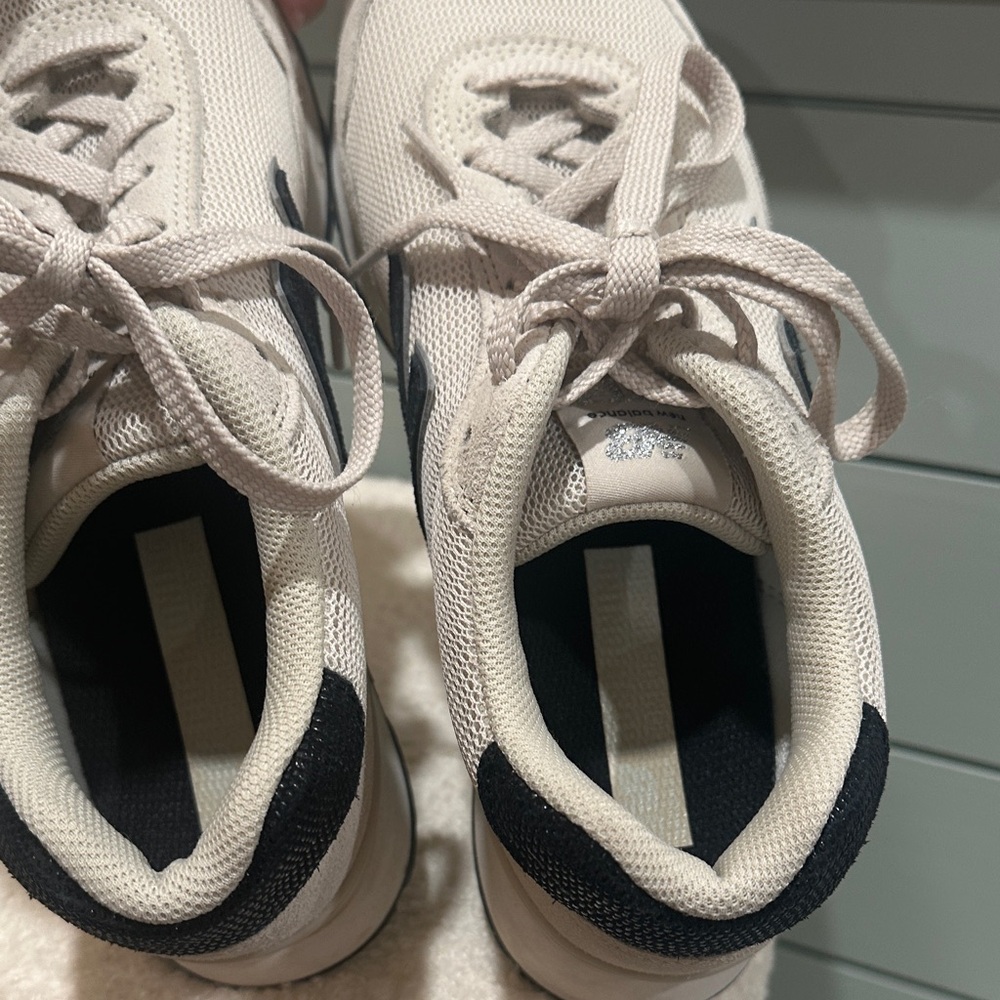 New Balance Women's Cream and Black Sneakers - Picture 6 of 6